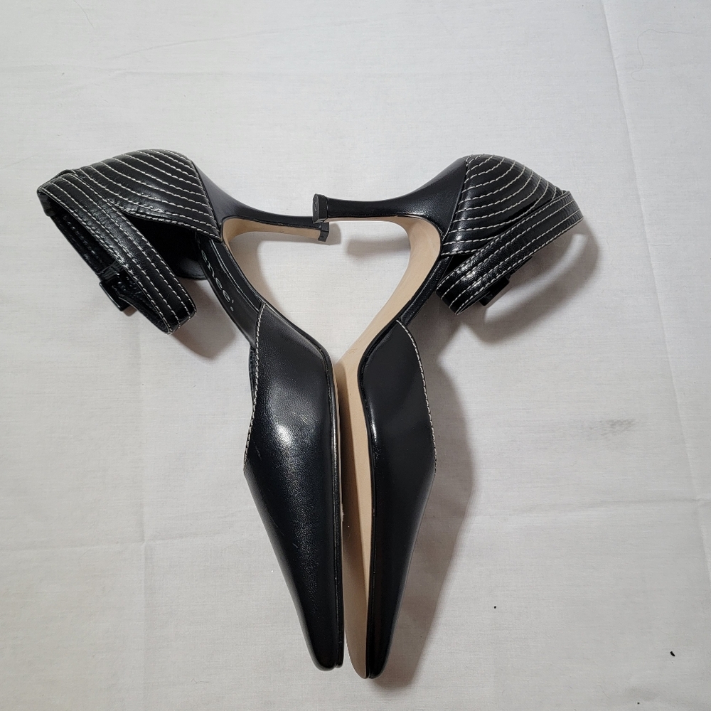 J. Renee Black White Stitching Ankle Strap Pumps Women's Size US 9 M Witch Toe - Picture 3 of 8